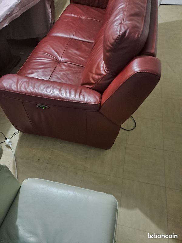 Canapé 3 place rouge cuire centre +un fauteuil 1 place (image 5)