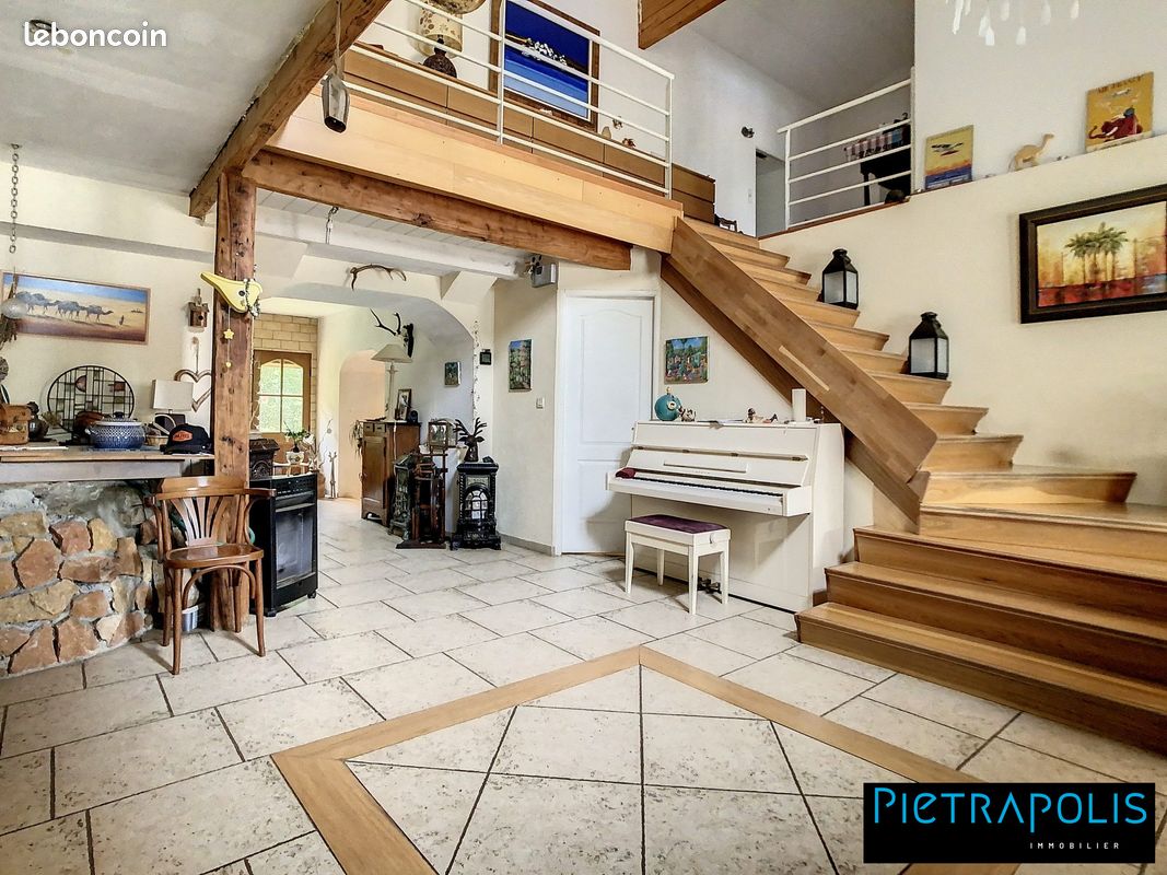 Maison 11 pièces 315 m² · à Fleurieu-sur-Saône · 315 m² · 650 000 €