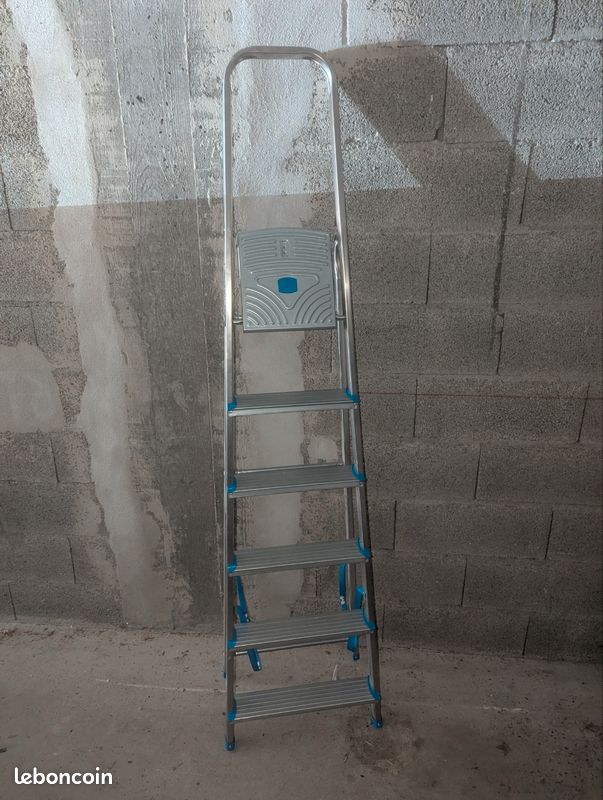 Escabeau 5 marches H 2,94m (plateforme H 1,20m) (image 1)