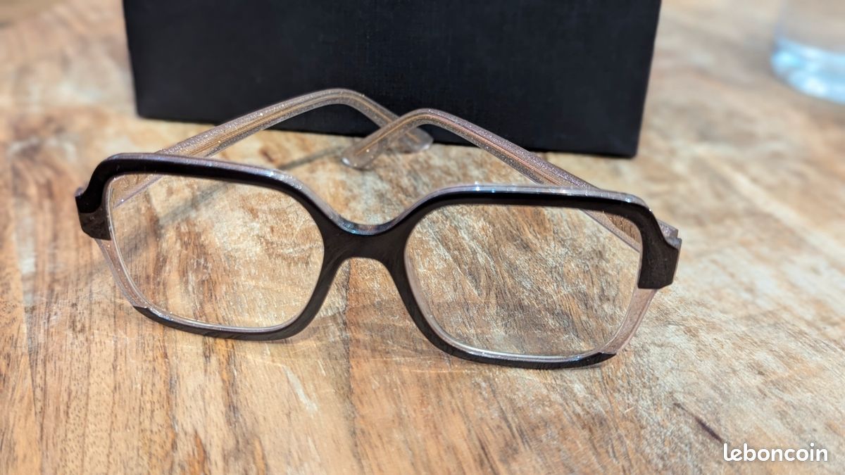 Lunettes de vue Vogue – Monture translucide rosée / marron (image 2)