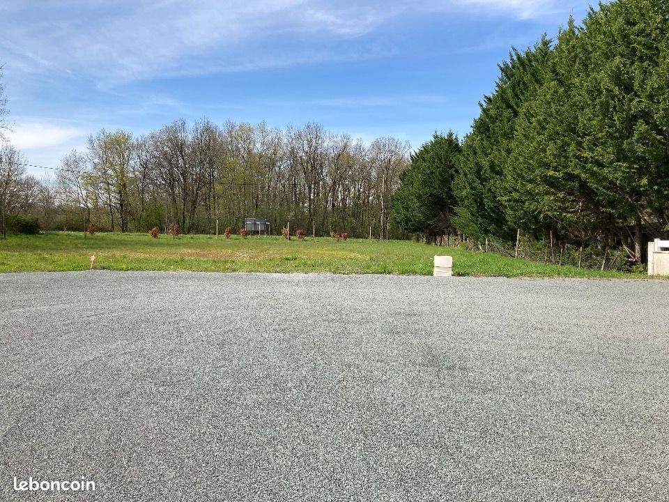 Terrain 1 113 m² Saintes · 83 000 €