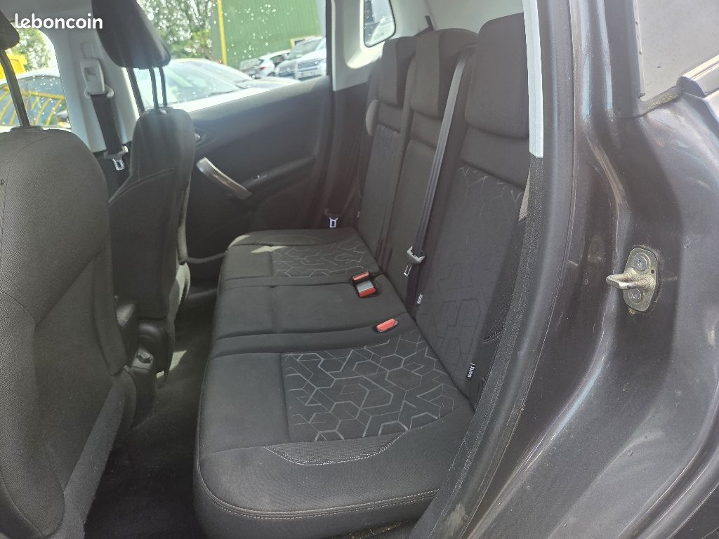 Peugeot 2008 1.6 e-HDi 92ch FAP ETG6 BLUE LION Active (image 9)