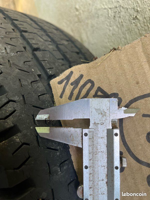 À vendre une roue Iveco pneu Michelin (image 3)