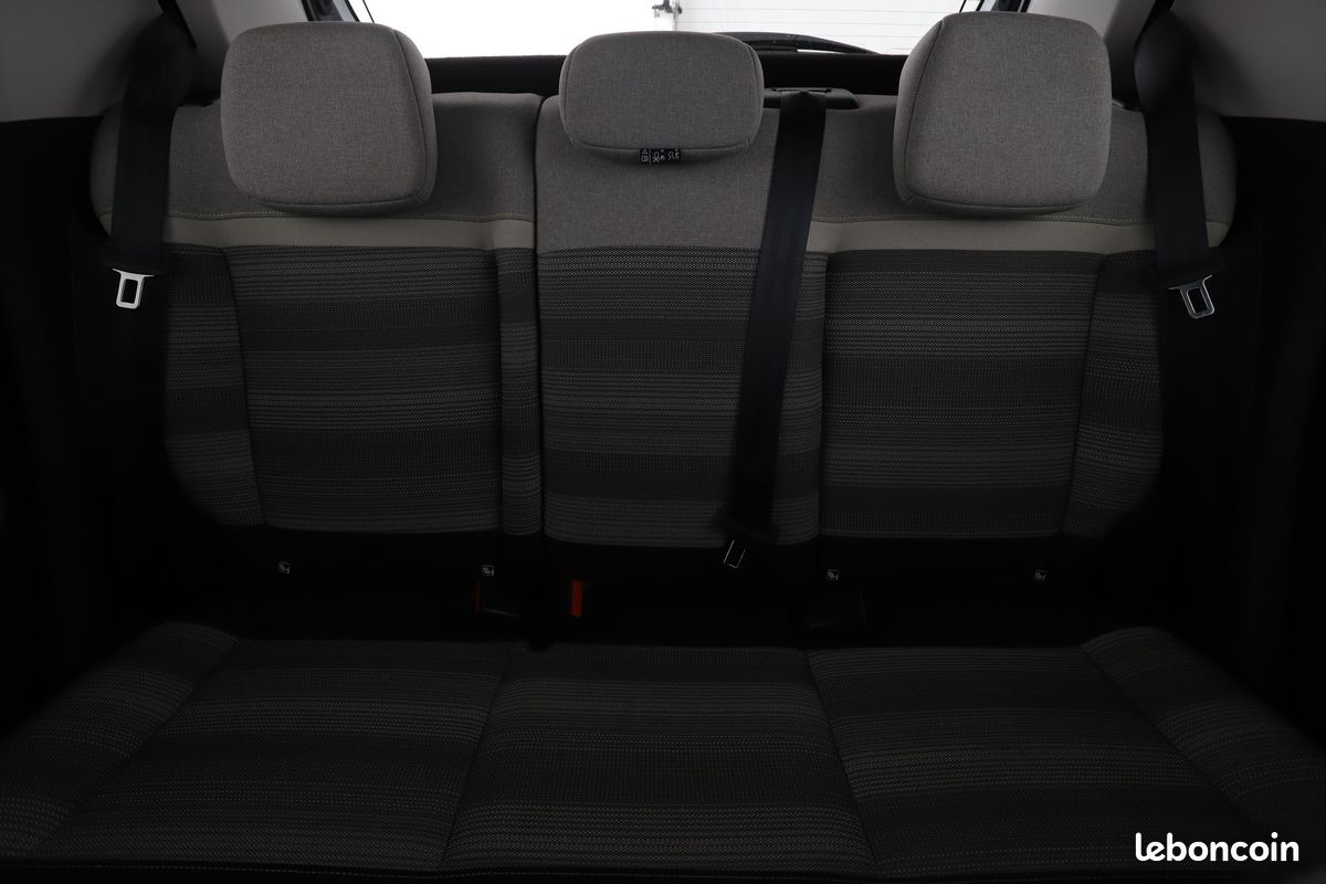Citroen C3 1.2 PureTech Shine EAT6 110 ch (image 9)