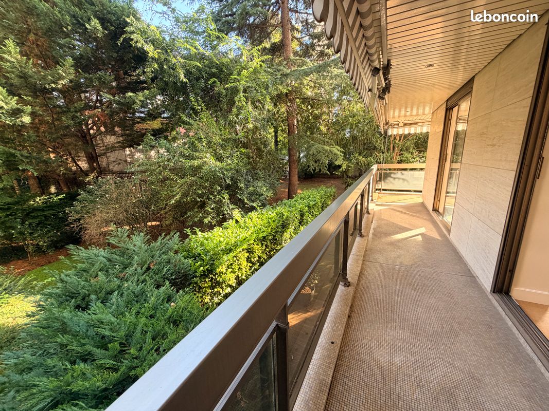 Appartement 4 pièces 98 m² · à Neuilly-sur-Seine · 98 m² · 990 000 €
