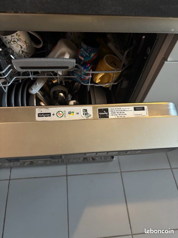 Lave-vaisselle Hotpoint (image 2)