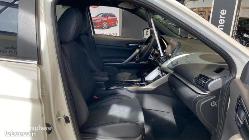 Mitsubishi Eclipse Cross 2.4 MIVEC PHEV 188ch Intense 4WD (image 15)