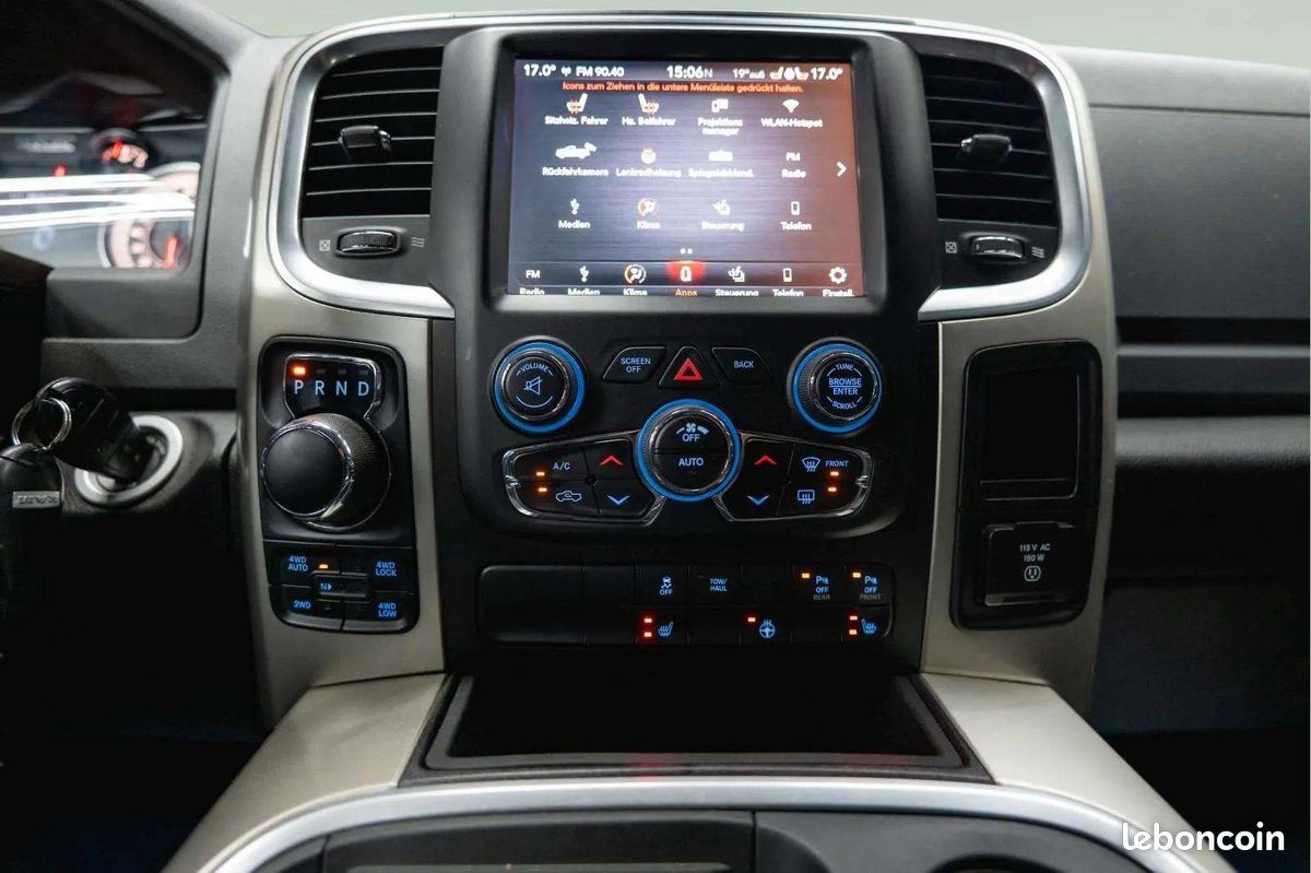 Dodge RAM 5.7 V8 HEMI 4x4 * Pack Offroad Nuit * LED * AHK * R20 (image 17)