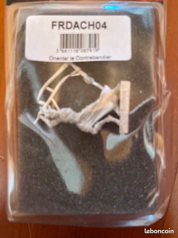 Figurine métal confrontation (image 1)