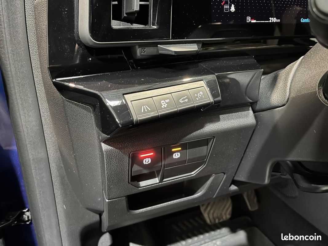 RENAULT AUSTRAL 1.2 E-Tech Hybride - 200CH - CAMÉRA 360° - SIÈGES CHAUFFANTS - BAVETTES (image 26)