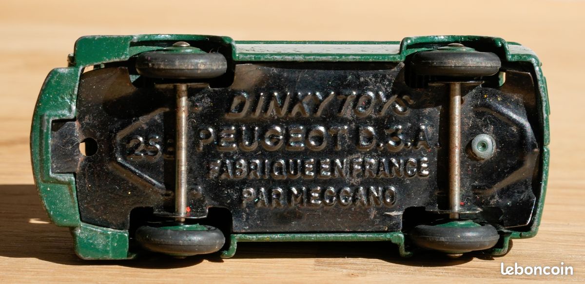 Dinky Toys 1:43 - Peugeot D3A Postes 25B - Modèle De Collection Occasion (France)