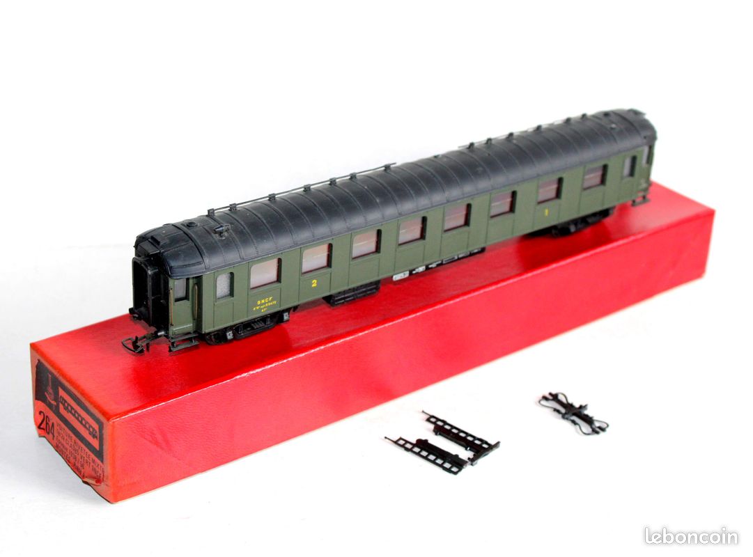 Voiture BACALAN 2ème classe B11 50 87 21-47 580-6 SNCF Ep.IV cartouche