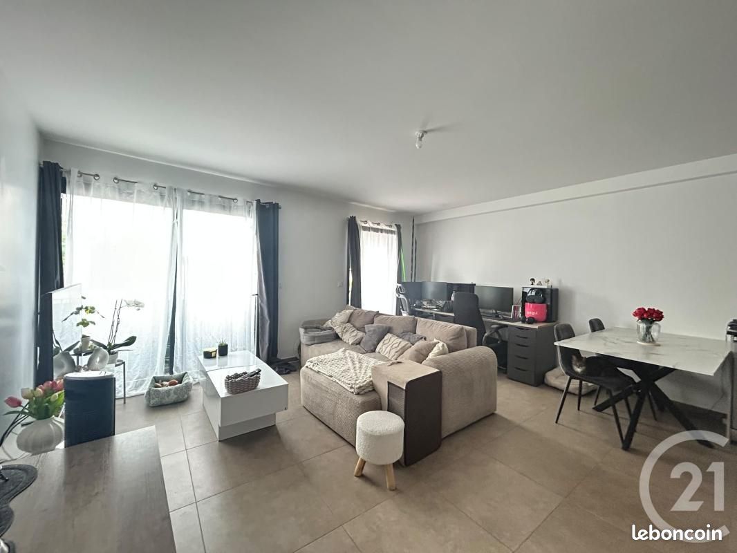 Appartement 2 pièces 54 m² · à Claye-Souilly · 54 m² · 1 050 €