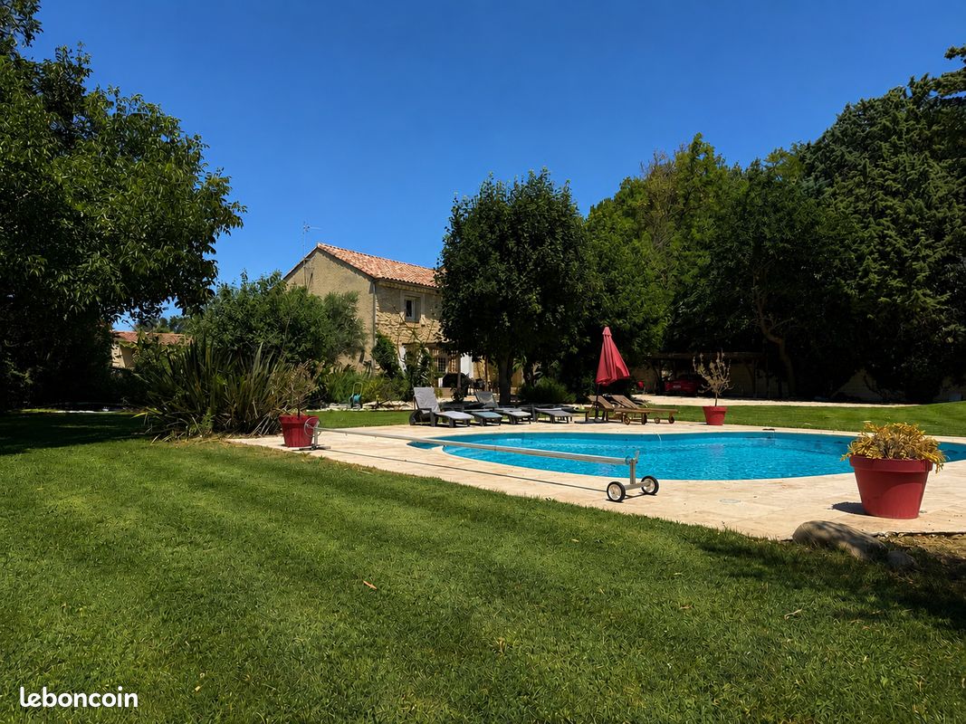 Maison 9 pièces 201 m² · à Caderousse · 201 m² · 672 000 €