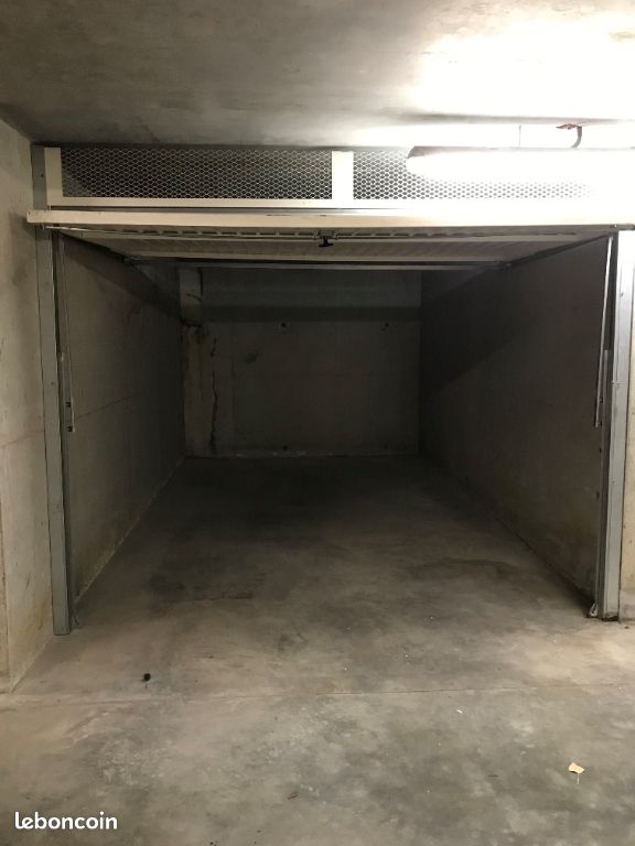Parking/box BORDEAUX · 103 €/mois