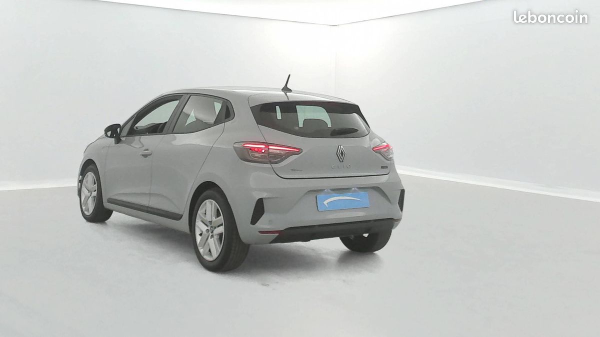 RENAULT Clio E-Tech full hybrid 145 ch GSR2 Evolution (image 3)
