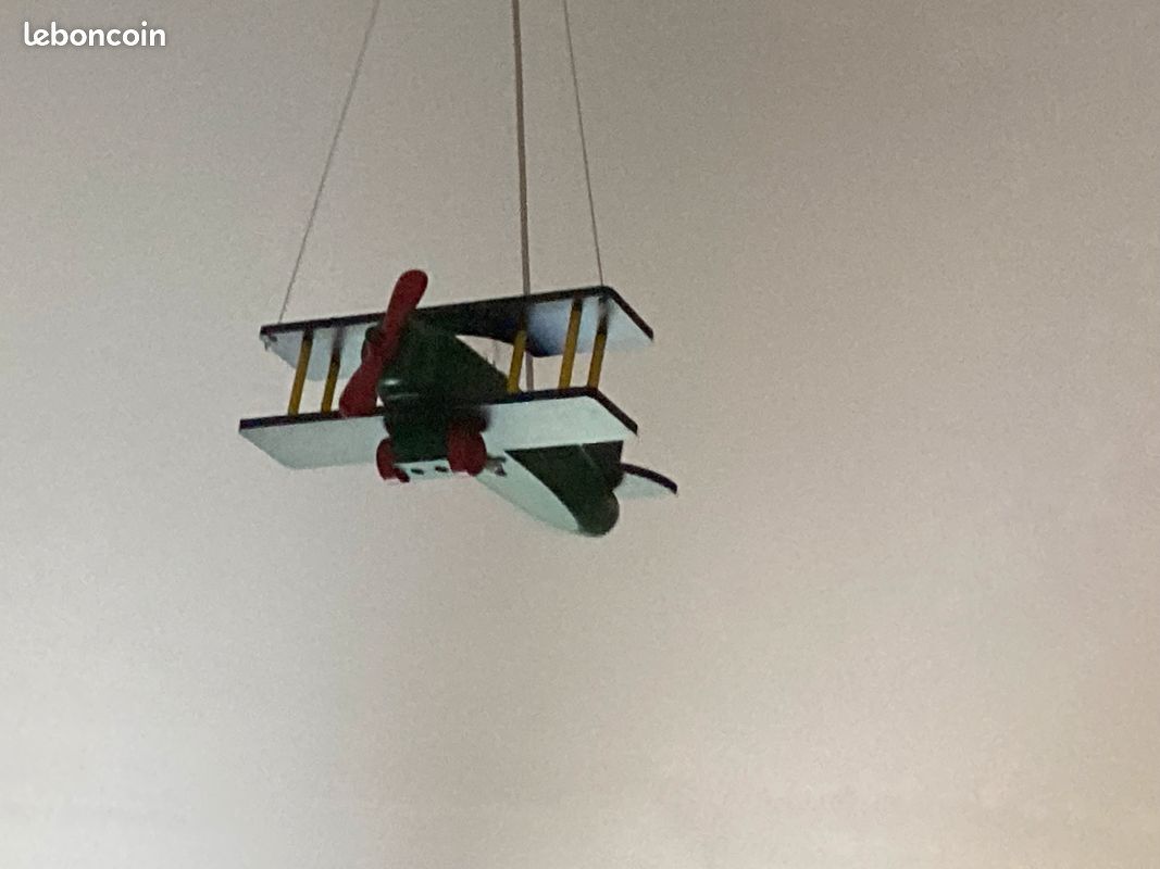 Suspension avion multicolore (image 1)