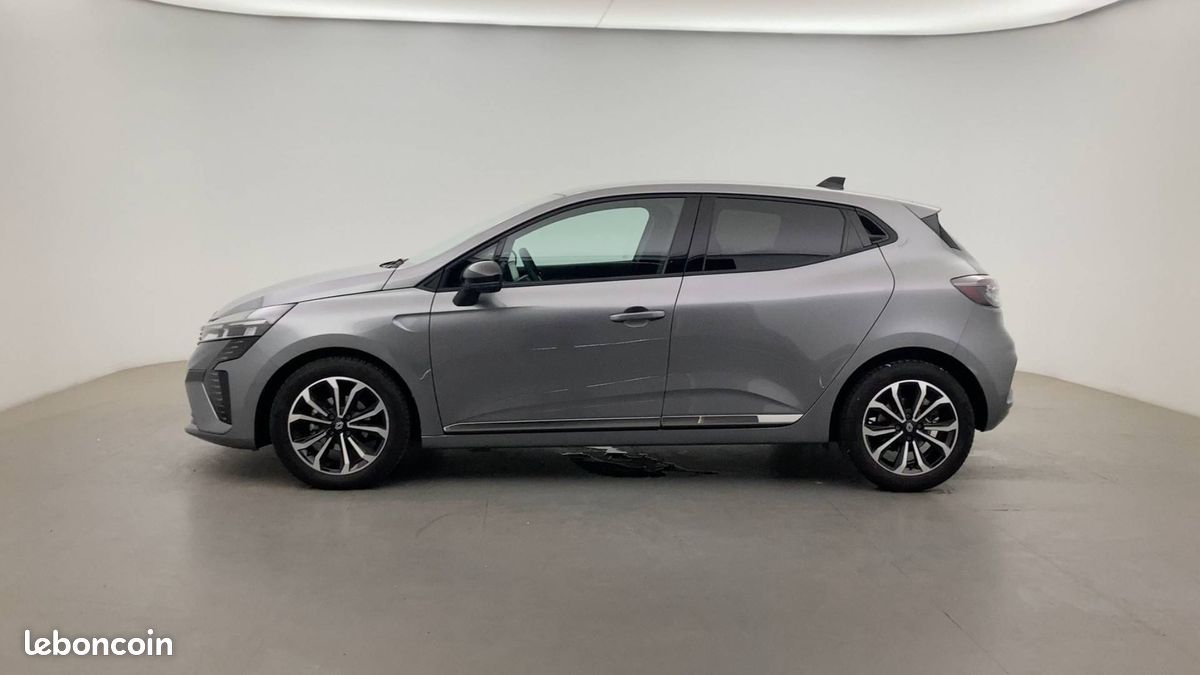 Renault clio tce 90 ch gsr2 techno (image 7)