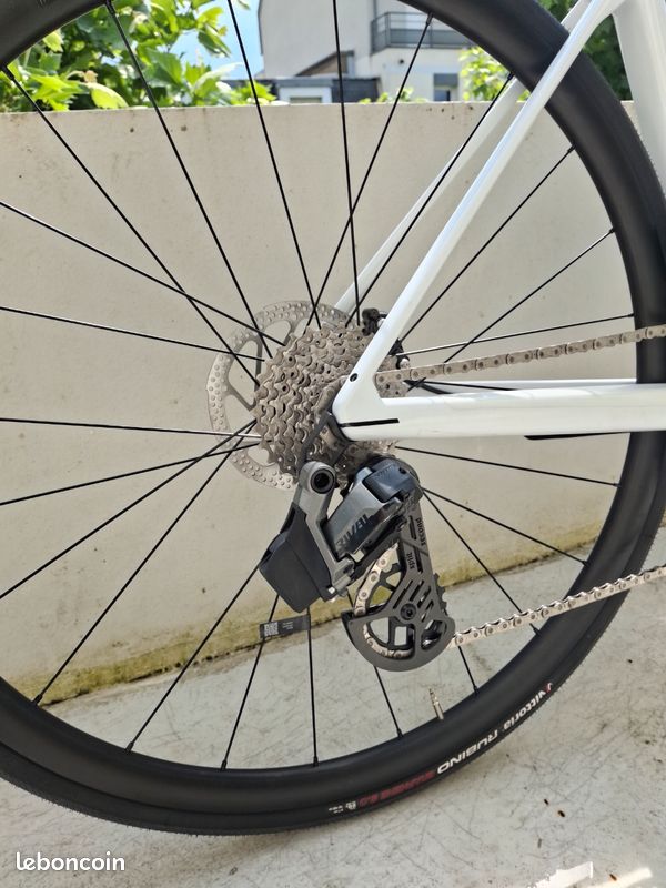 Vélo de route BMC SLR 01 TWO – État neuf – 2024 (image 5)