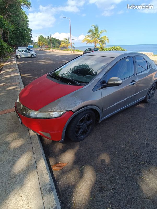 Vend Honda civic année 2007 (image 1)