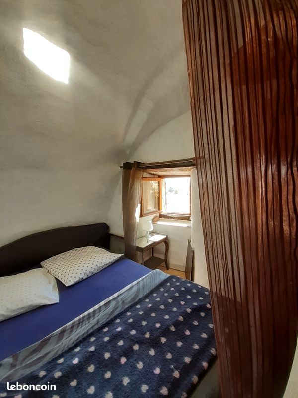 Sous Voûte millénaire duplex aménagé avec vue panoramique, calme, ruelle piétonne, cachet (image 6)
