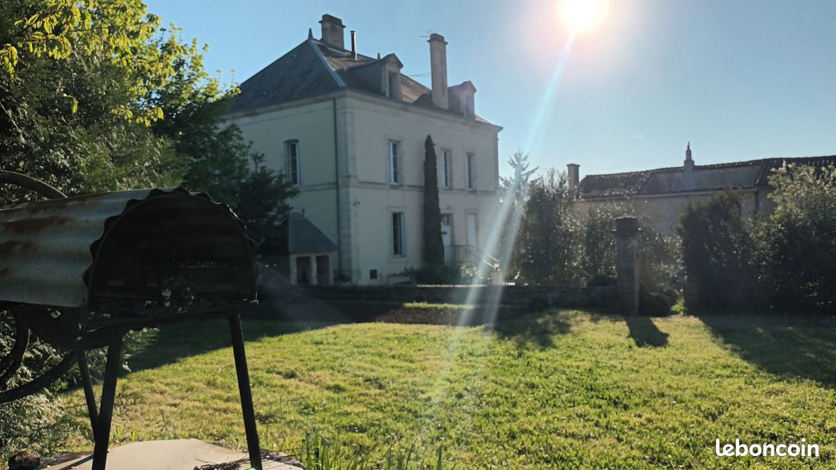 Maison 7 pièces 200 m² · à Échiré · 200 m² · 430 000 €