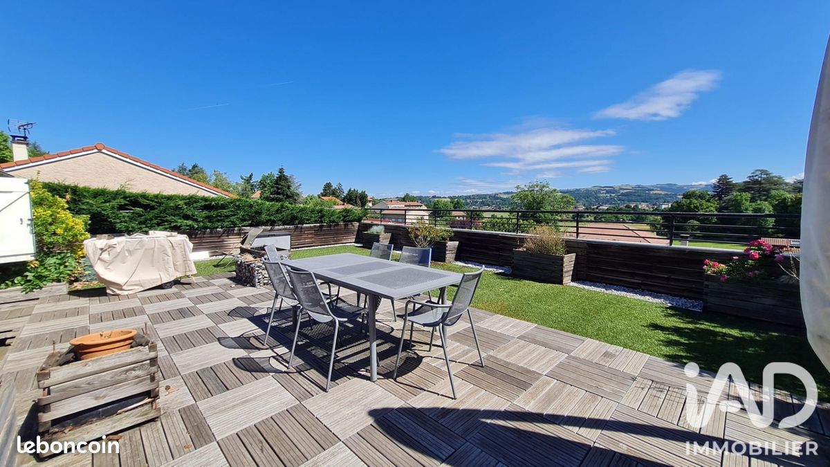 Maison 7 pièces 140 m² · à Villars · 140 m² · 330 000 €