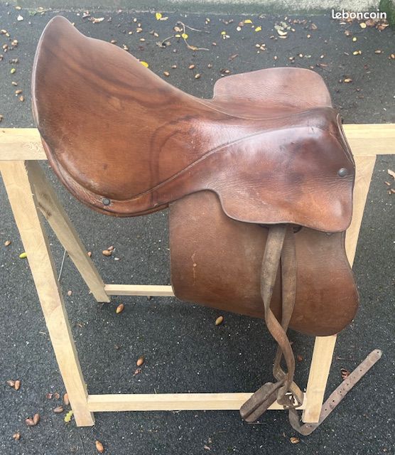 Selle équitation ancienne (image 1)