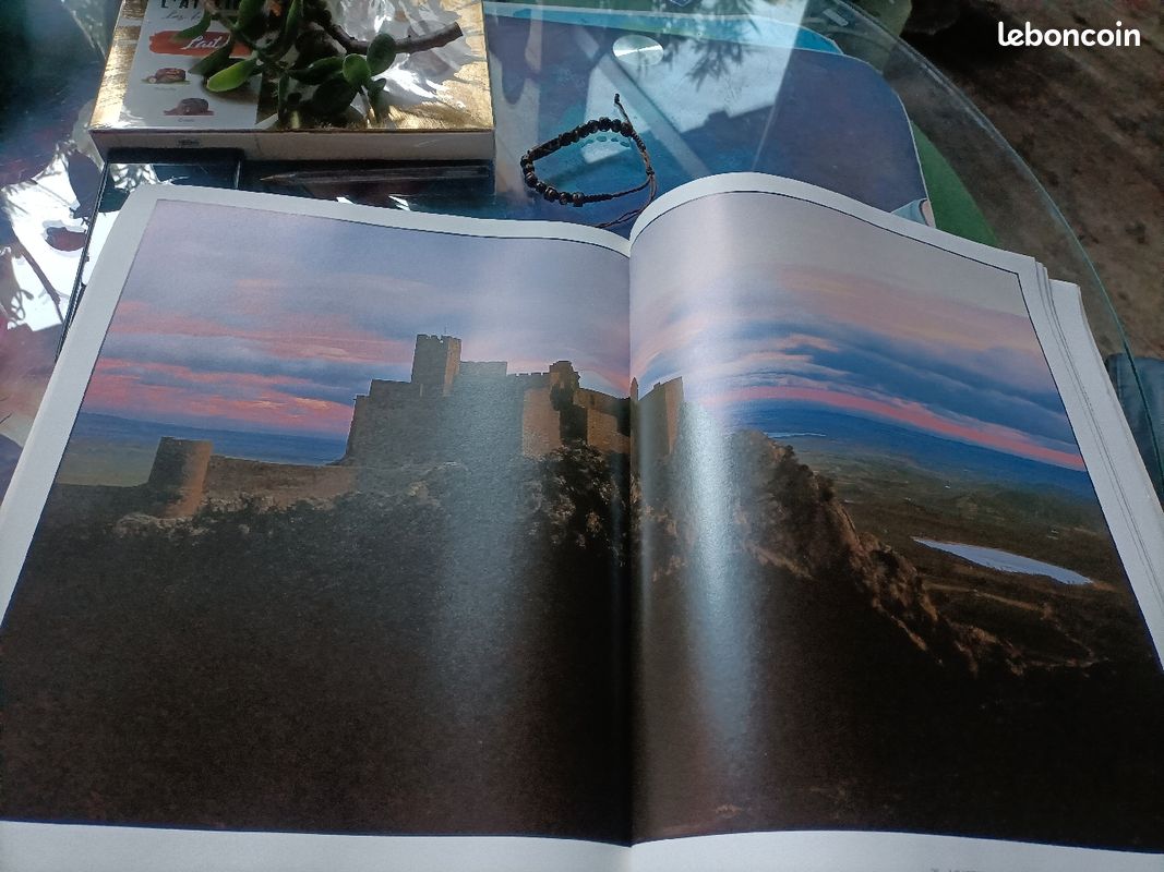 Livre "Castillos" de Reinhardt Wolf (image 3)