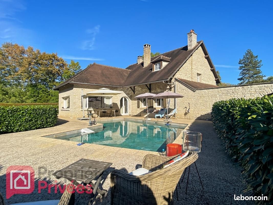 Maison 5 pièces 206 m² · à Voutenay-sur-Cure · 206 m² · 385 000 €
