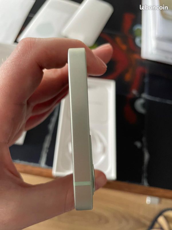 IPhone 12 vert 128Go parfait état (image 3)