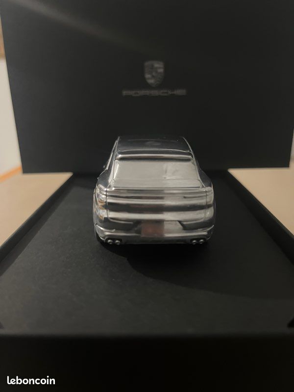 Miniature Porsche Cayenne Turbo – Édition Limitée, Modèle Aluminium, Boîte Incluse