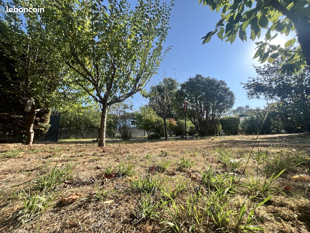 Terrain 763 m² · à Sadirac · 763 m² · 99 000 €