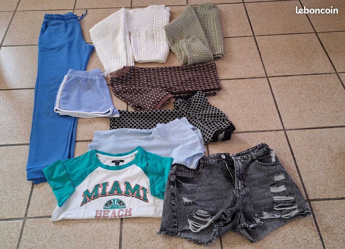 Enfant fille taille s qui doit correspondre a 14 ans (marque