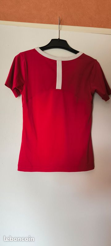 Tee shirt et brassière de sport. Femme taille 36 (image 2)