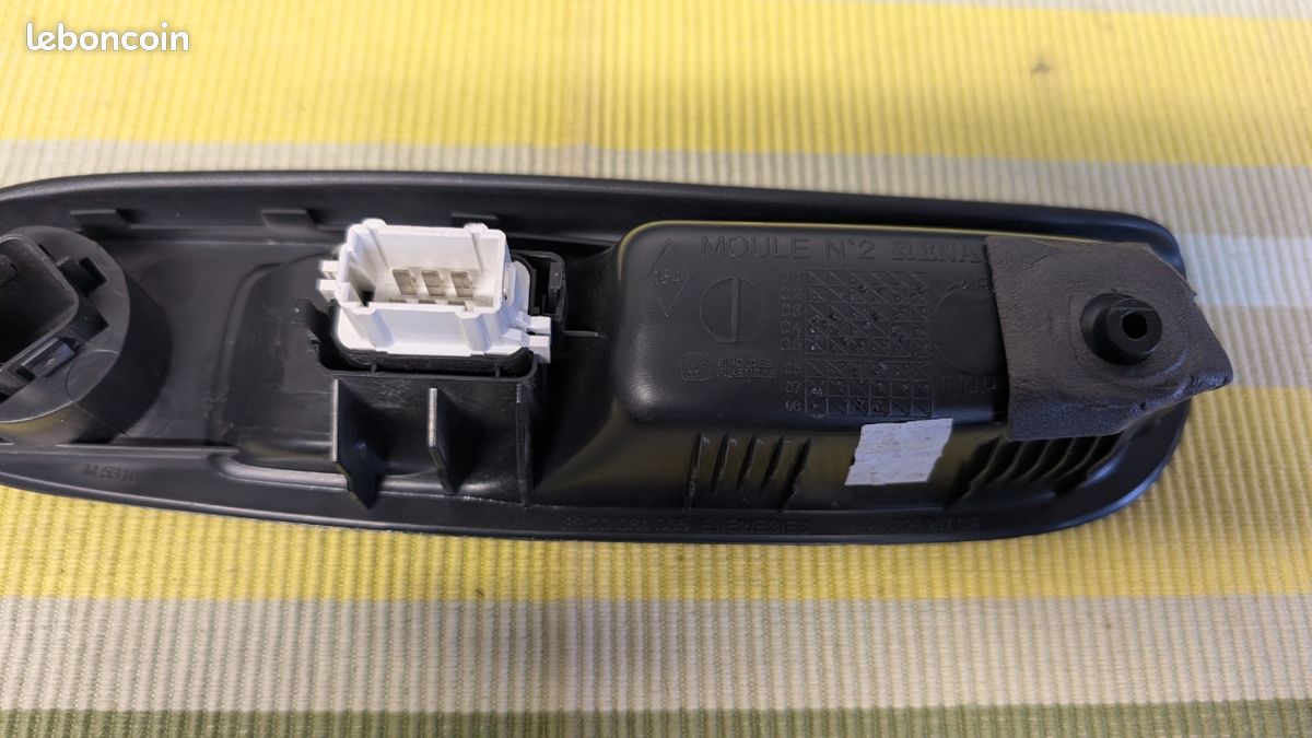 Interrupteur de vitre AVD Renault Clio 2 (image 3)