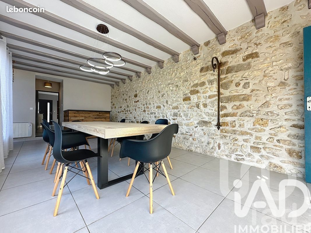 Maison 6 pièces 143 m² · à Maincy · 143 m² · 279 000 €