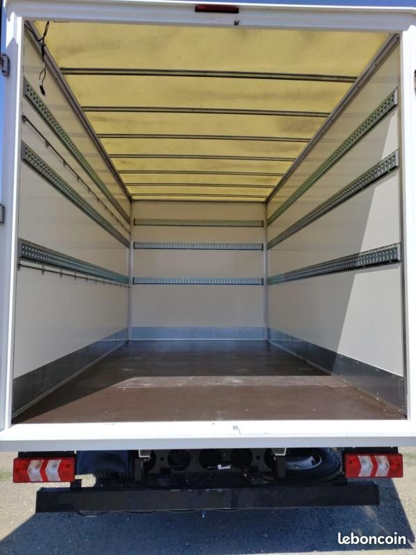 I jac n75 CAISSE FOURGON 2 PORTES ARRIERES (image 4)