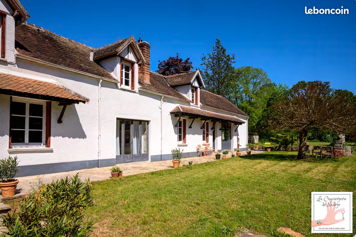 Maison 10 pièces 216 m² · à Le Vaudoué · 216 m² · 699 900 €