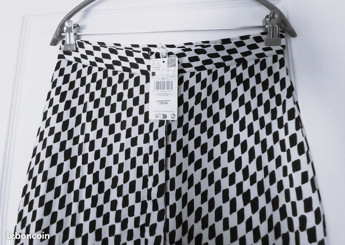 Combinaison jupe noire classique Hobbs avec bordure blanche taille 8