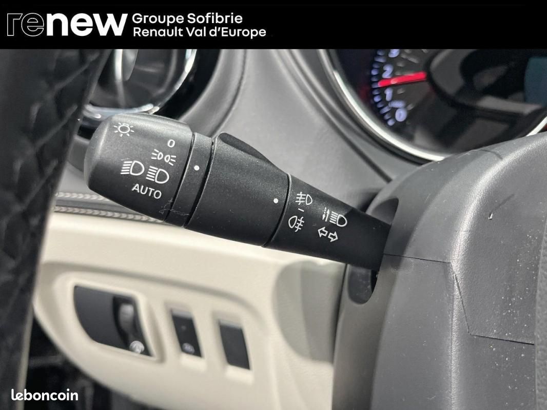Renault Captur TCe 150 FAP EDC Initiale Paris (image 17)