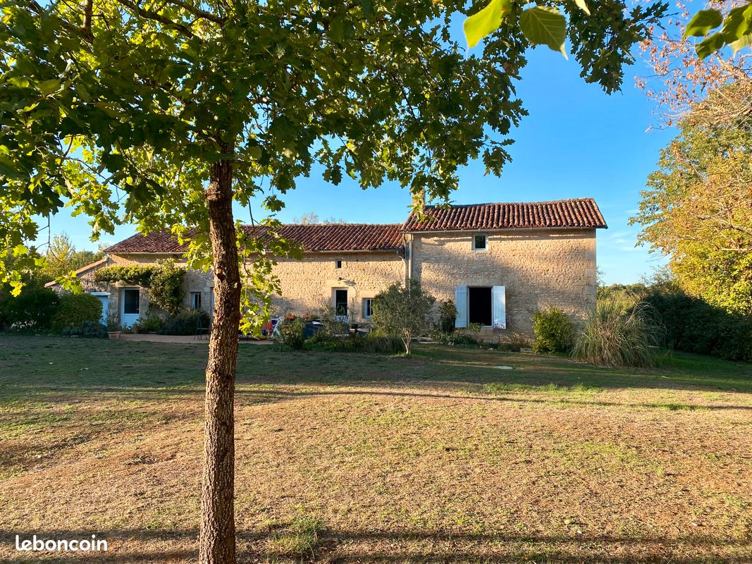 Maison 4 pièces 120 m² · à Magné · 120 m² · 220 000 €