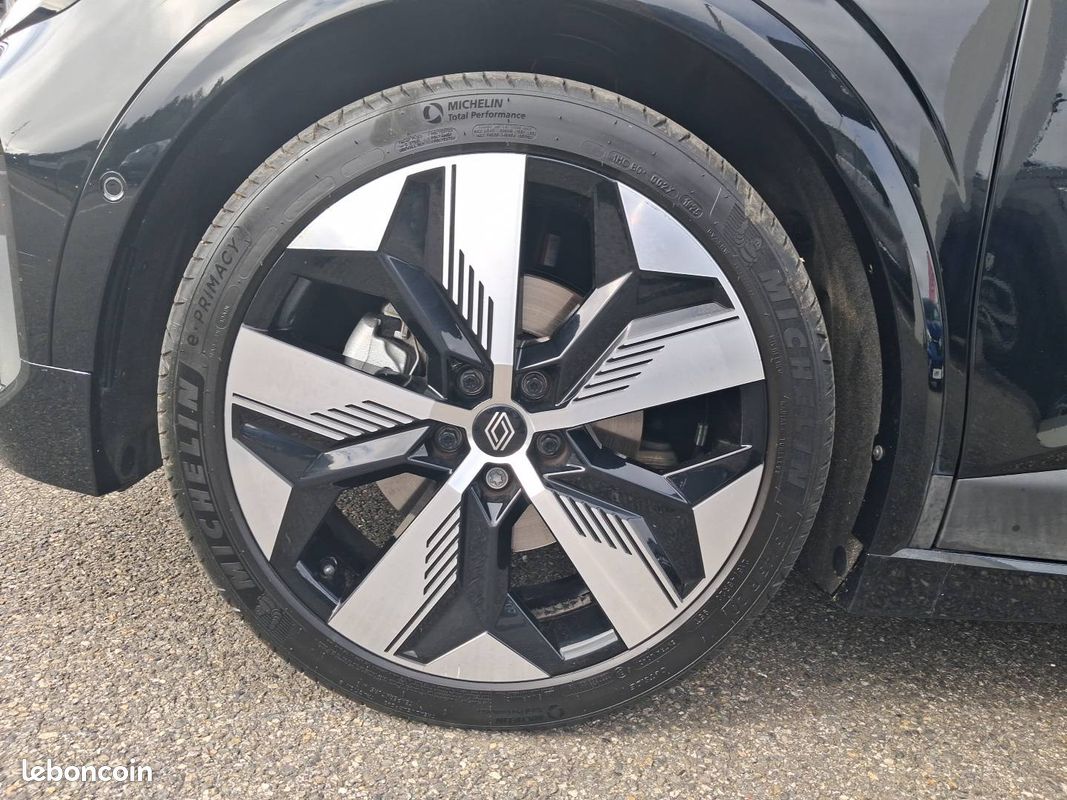 RENAULT Megane E-Tech EV60 220 ch super charge Techno (image 9)