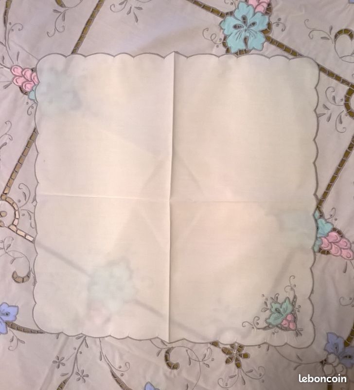 Nappe de campagne brodée - France