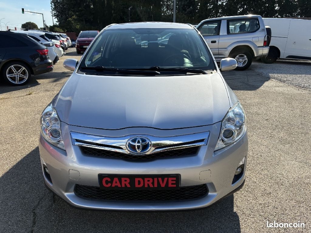 Toyota Auris Hybride 136h Dynamic 15 (image 2)