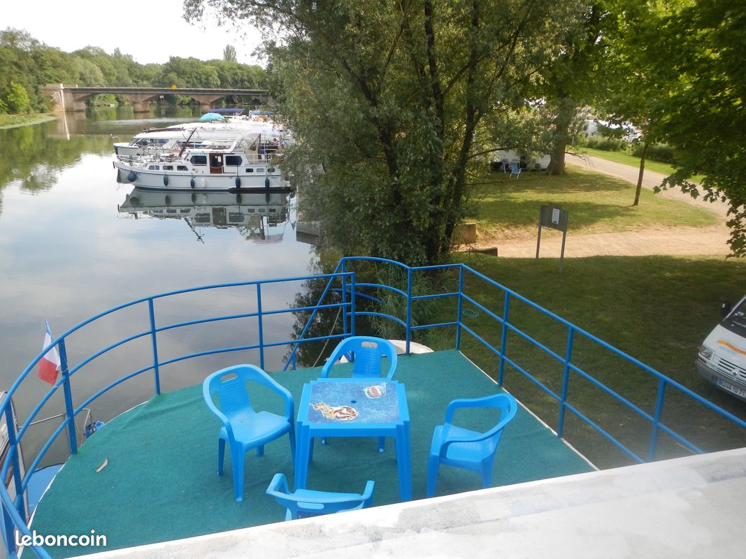 Maison flottante sur la seille (image 6)