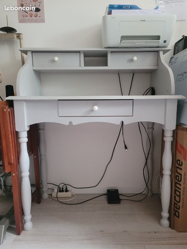 Bureau (image 1)