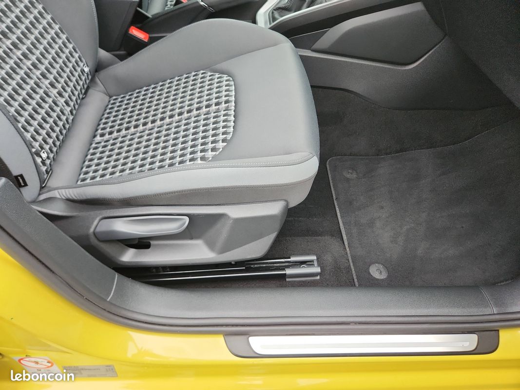 AUDI A1 Allstreet 30 TFSI 110 ch S tronic 7 Design (image 15)