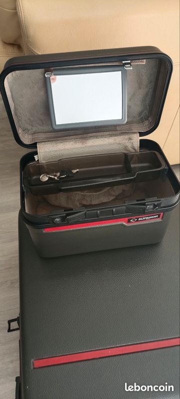 Valise avec vanity (image 4)