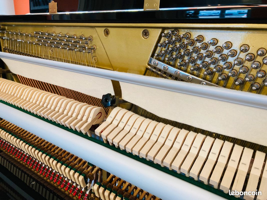 Piano droit Keilberg 116 noir laqué (image 2)